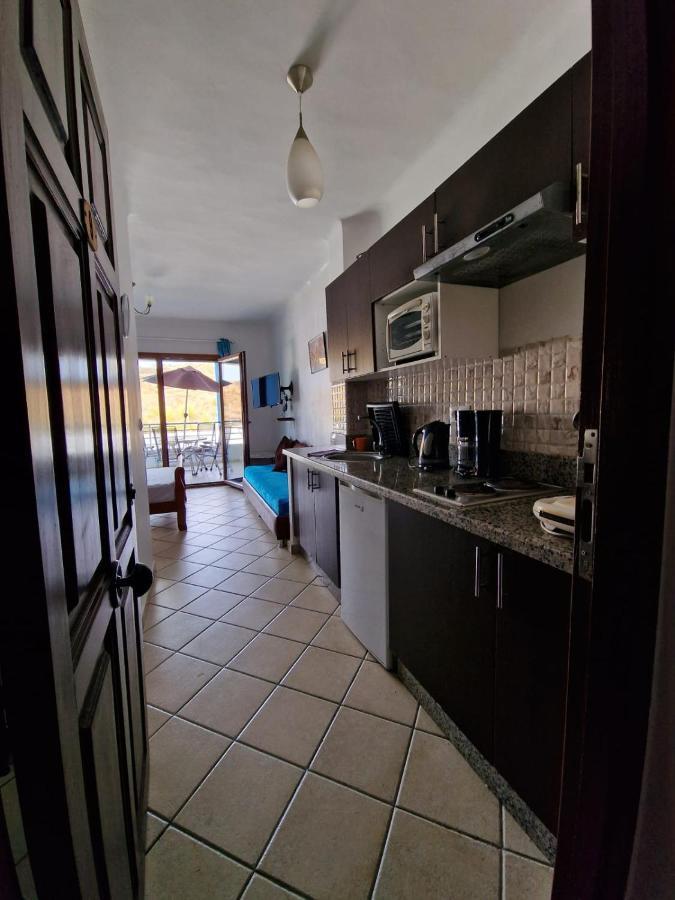Studio Avec Piscine Et Wifi A Cabonegro Cabo Negro Buitenkant foto